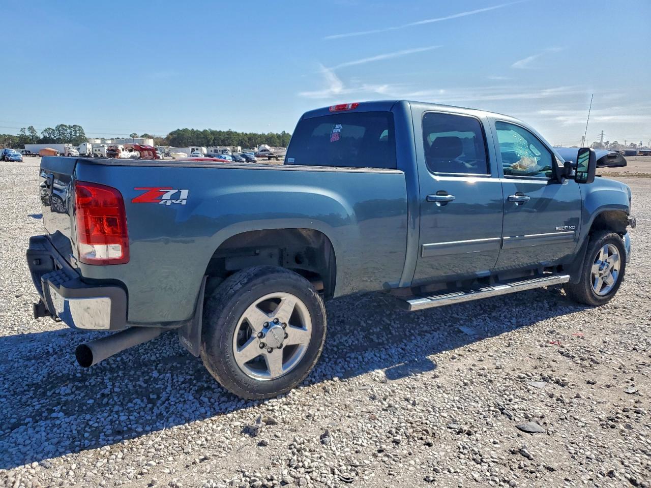 2014 GMC SIERRA K2500 SLT photo 3