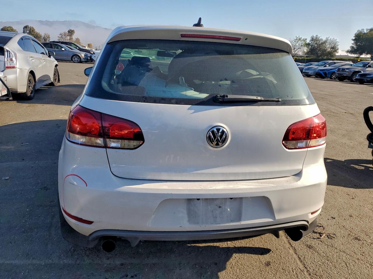 2013 VOLKSWAGEN GTI photo 6