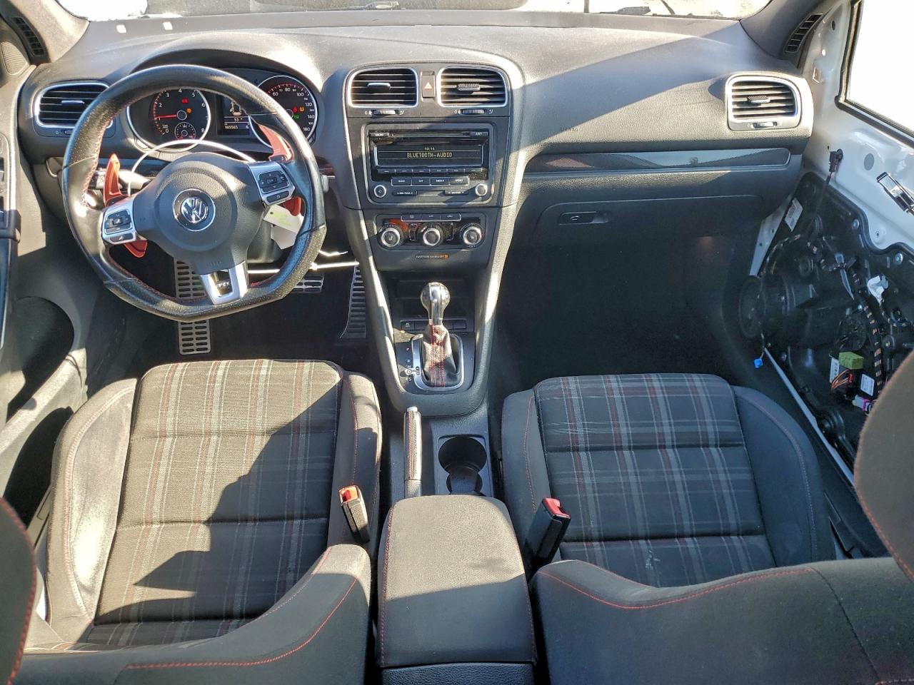 2013 VOLKSWAGEN GTI photo 8