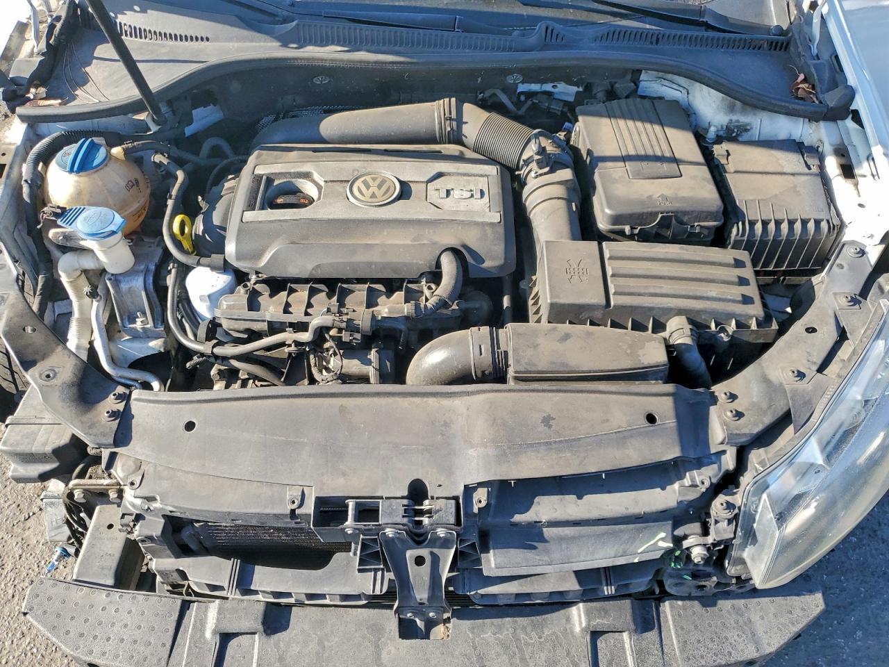 2013 VOLKSWAGEN GTI photo 11