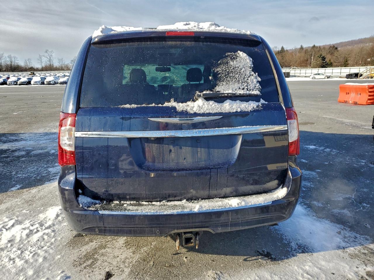 2015 CHRYSLER TOWN & COUNTRY TOURING L photo 6
