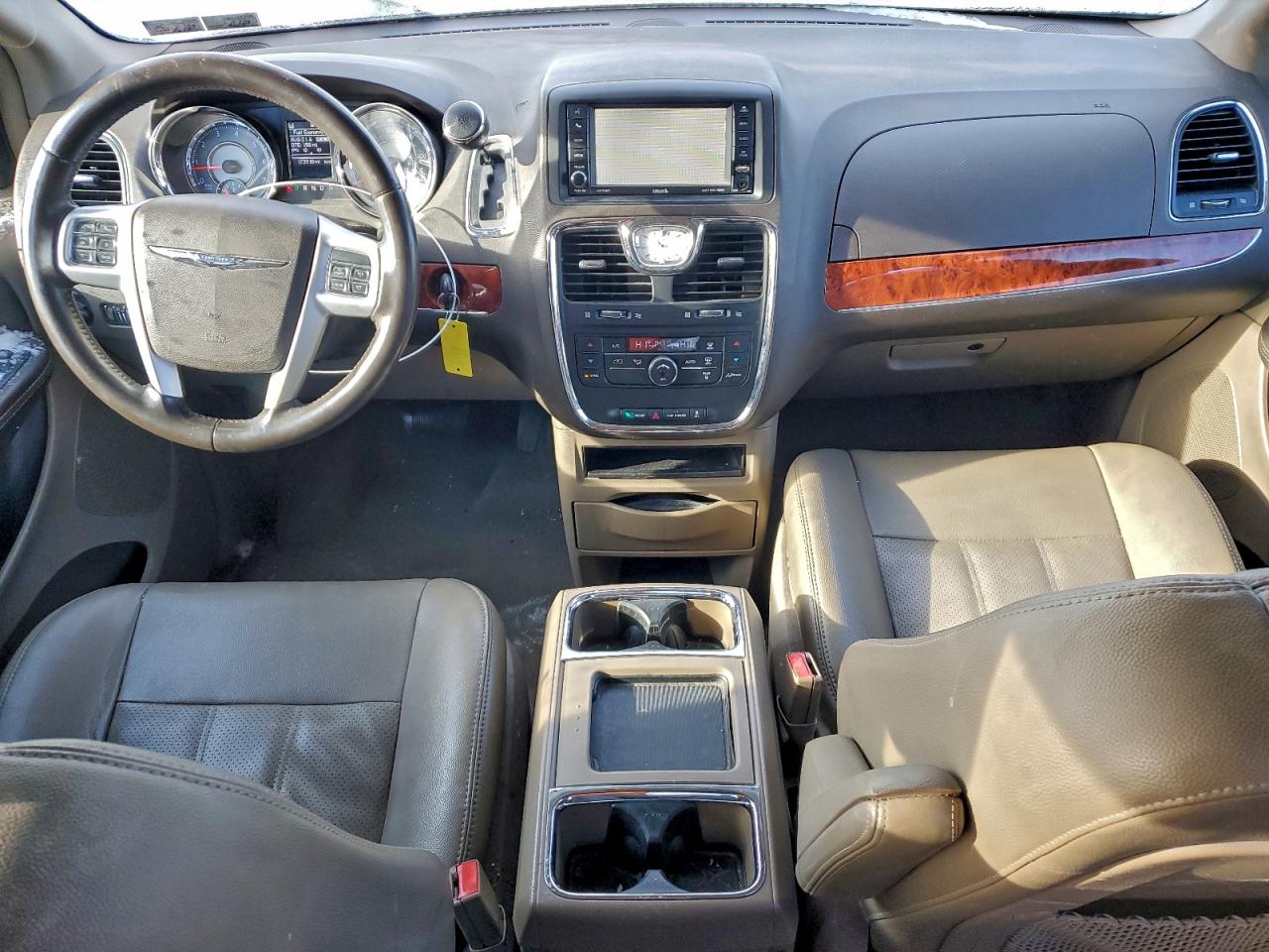 2015 CHRYSLER TOWN & COUNTRY TOURING L photo 8