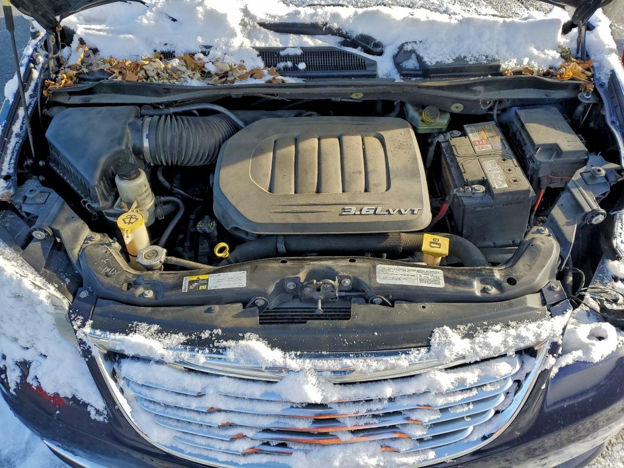 2015 CHRYSLER TOWN & COUNTRY TOURING L photo 12