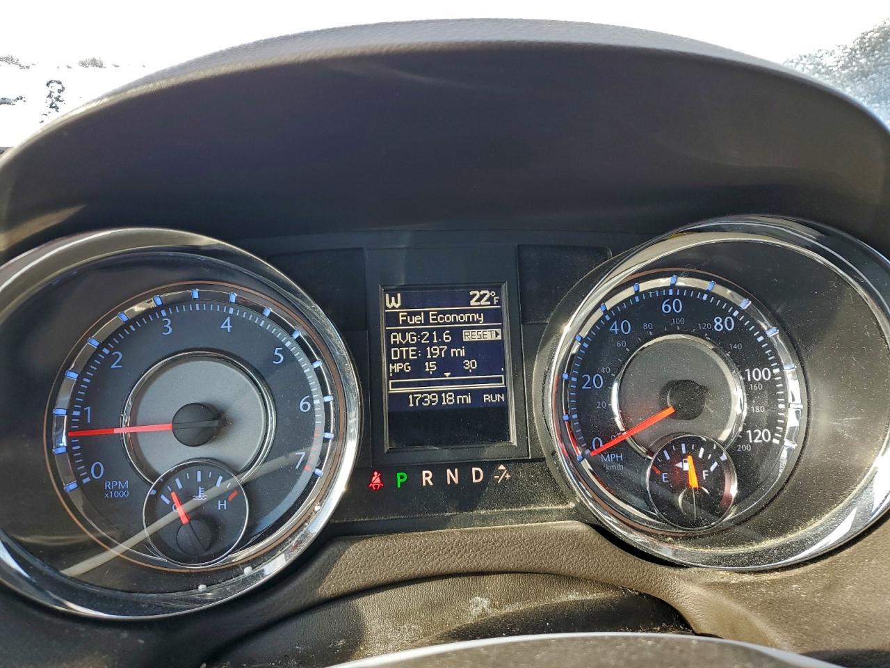 2015 CHRYSLER TOWN & COUNTRY TOURING L photo 9