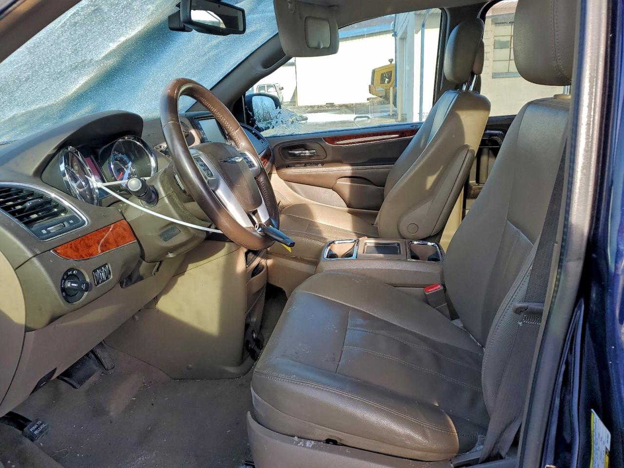 2015 CHRYSLER TOWN & COUNTRY TOURING L photo 7