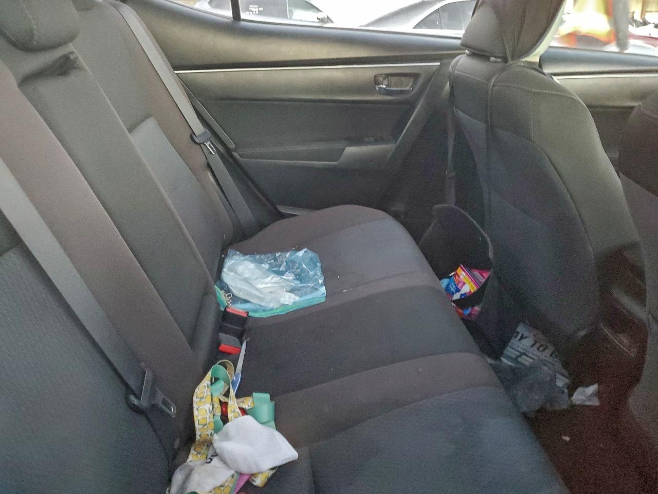 2018 TOYOTA COROLLA L photo 19