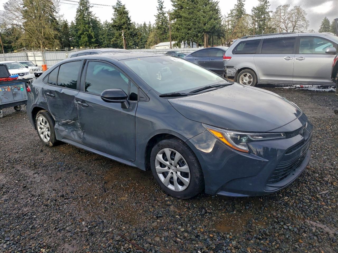 2024 TOYOTA COROLLA LE photo 4
