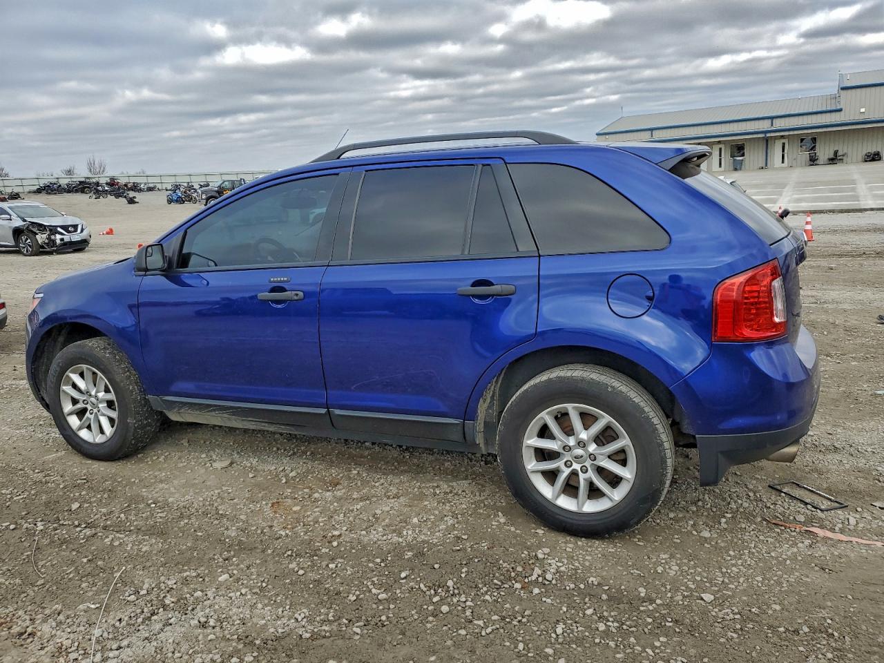 2013 FORD EDGE SE photo 2