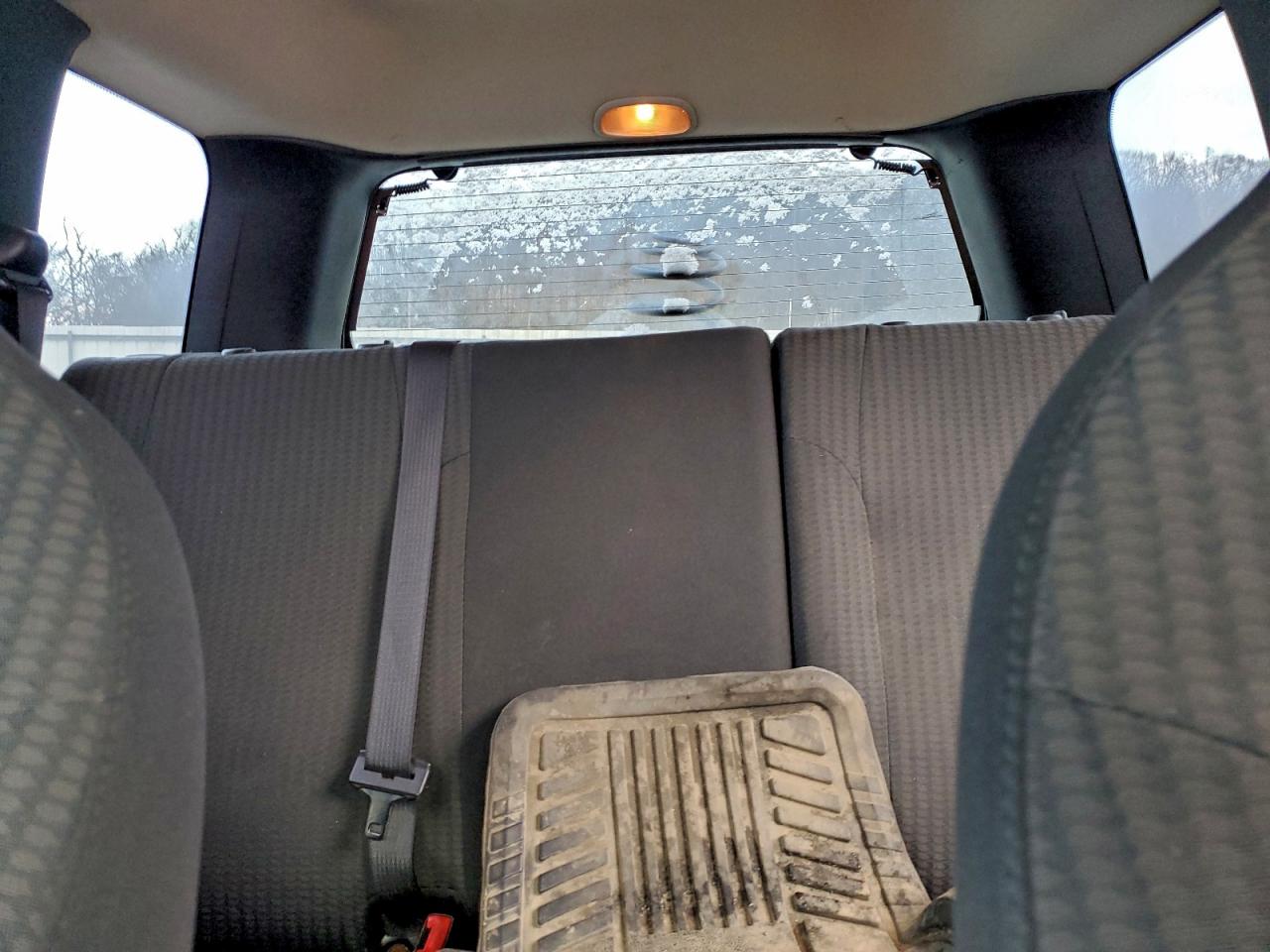 2004 JEEP LIBERTY SPORT photo 10