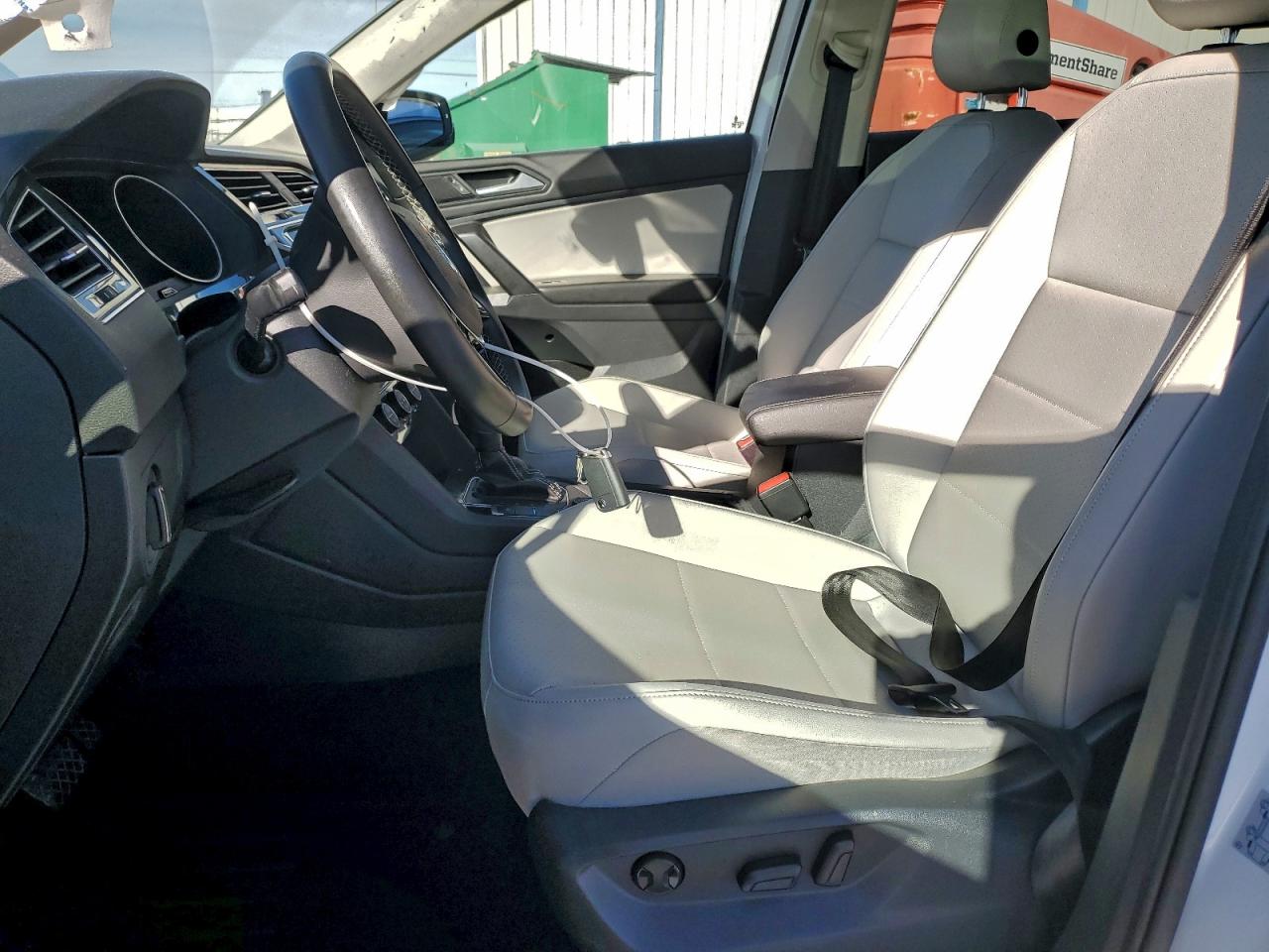 2021 VOLKSWAGEN TIGUAN SE photo 7
