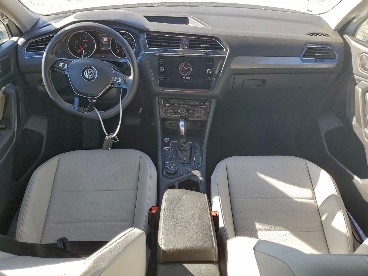 2021 VOLKSWAGEN TIGUAN SE photo 8