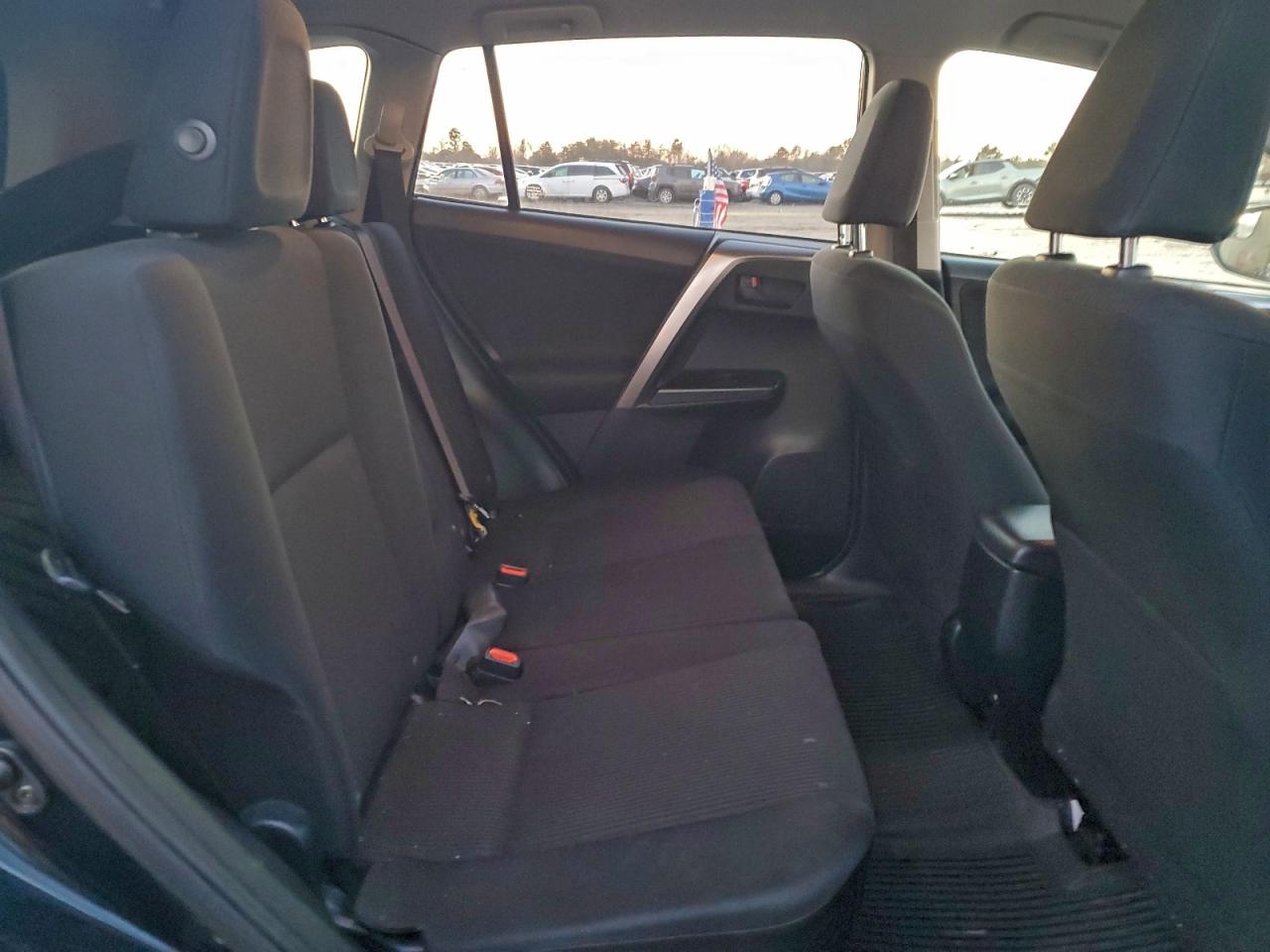2017 TOYOTA RAV4 LE photo 10