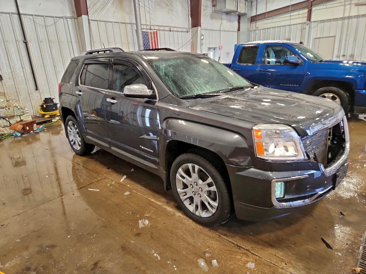 2017 GMC TERRAIN SLT photo 4