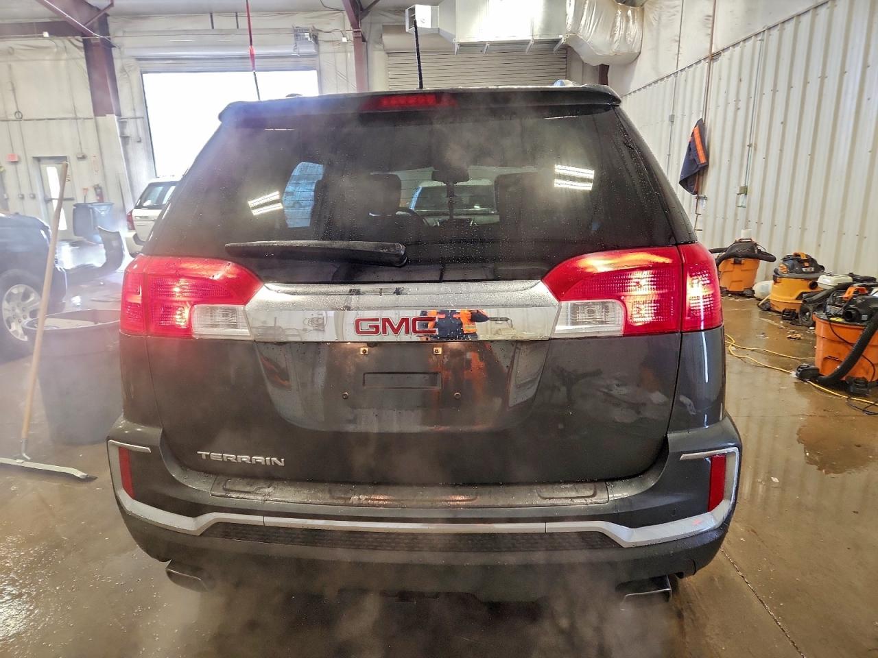 2017 GMC TERRAIN SLT photo 6