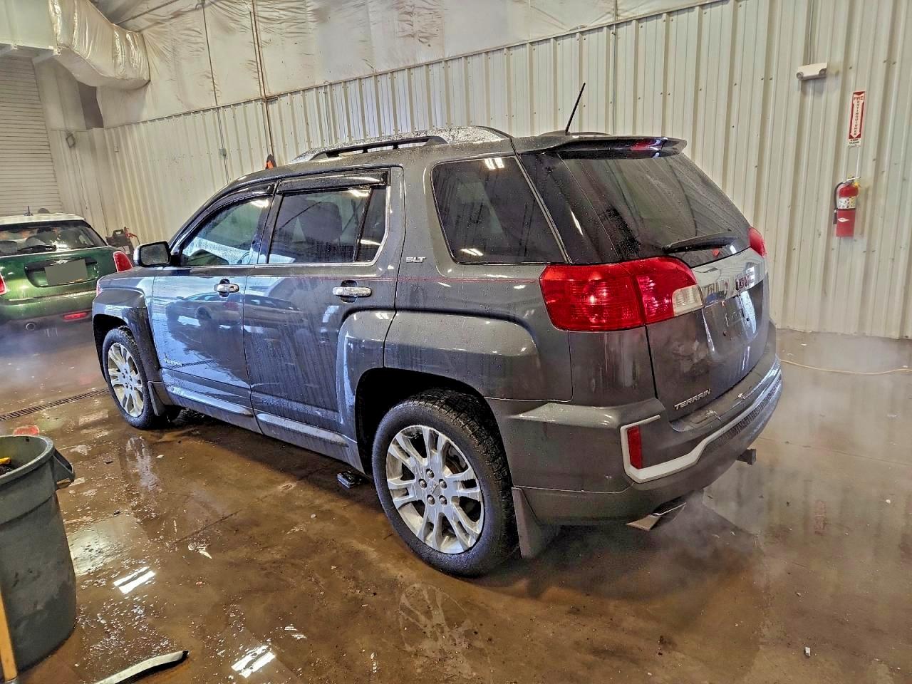 2017 GMC TERRAIN SLT photo 2