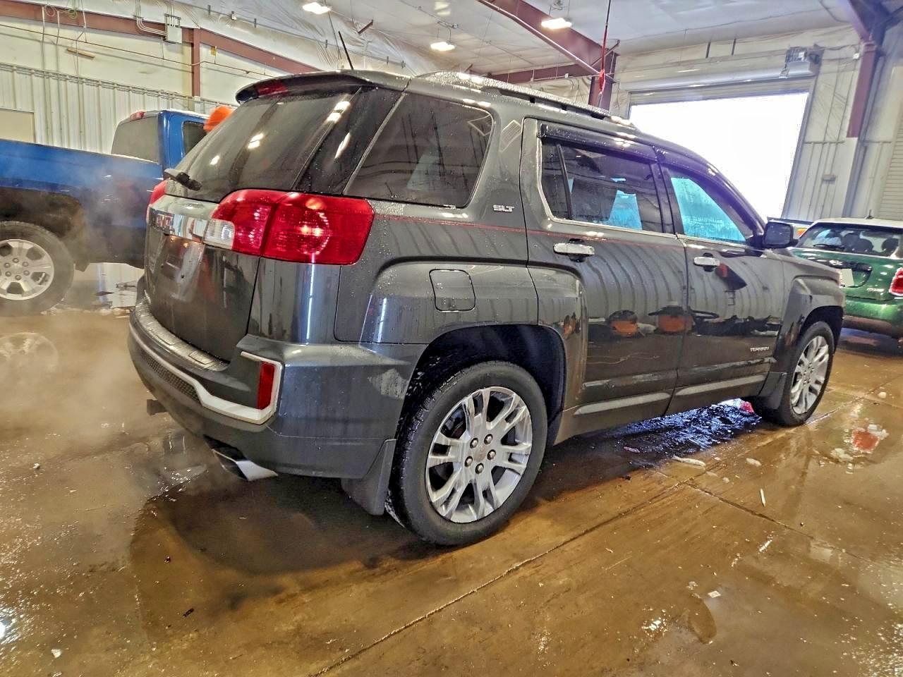 2017 GMC TERRAIN SLT photo 3