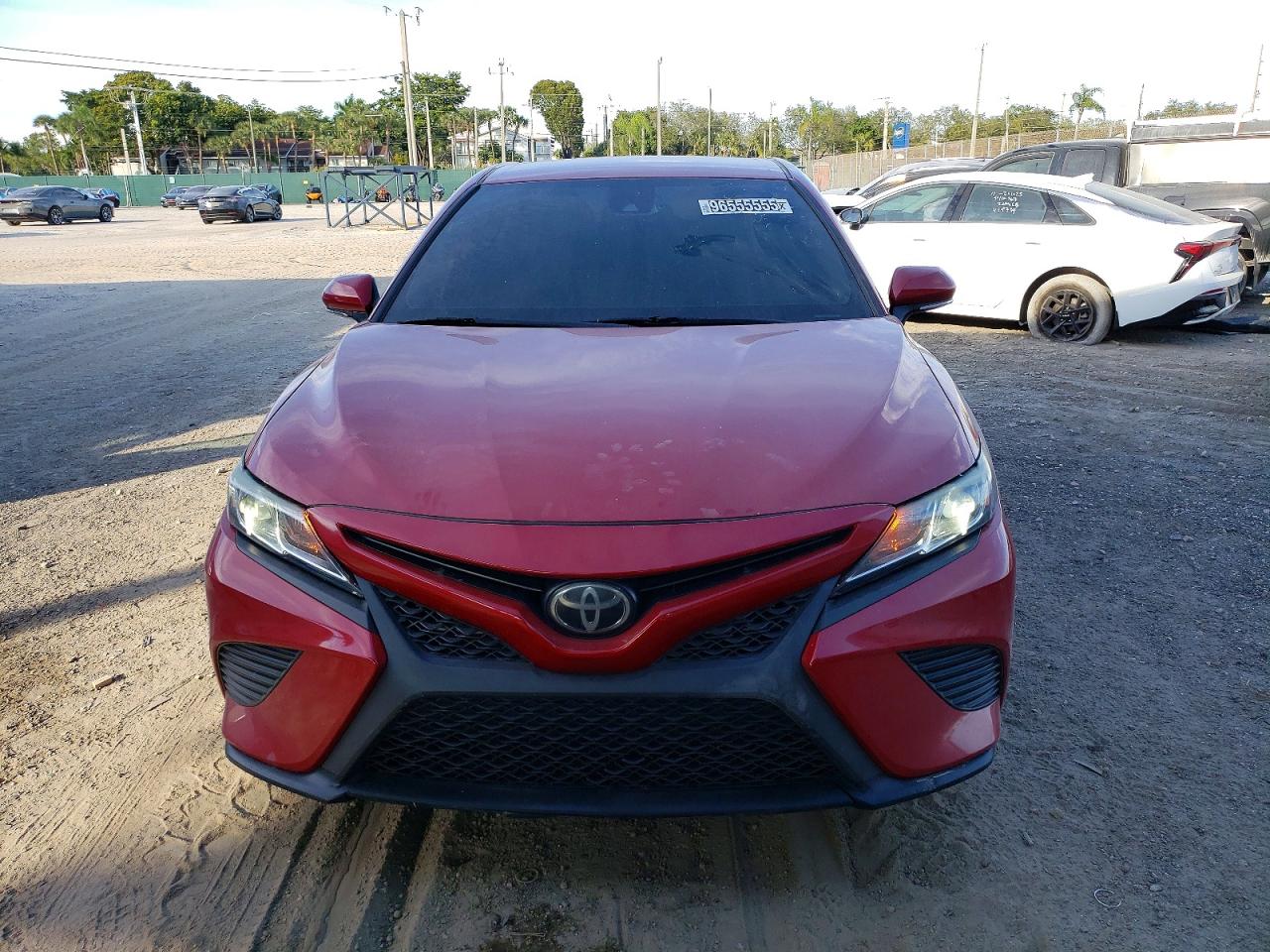 2020 TOYOTA CAMRY SE photo 5