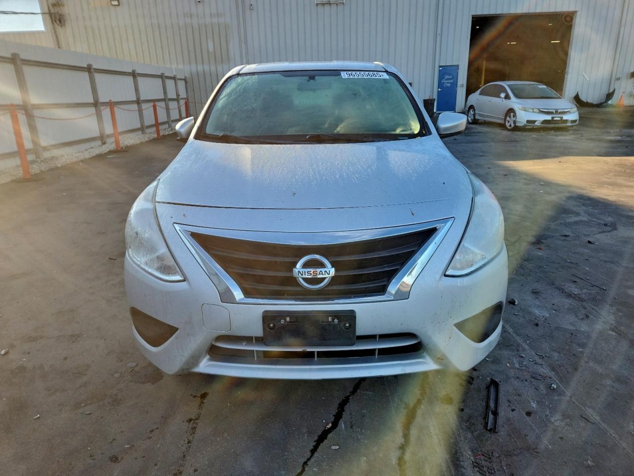 2018 NISSAN VERSA S photo 5