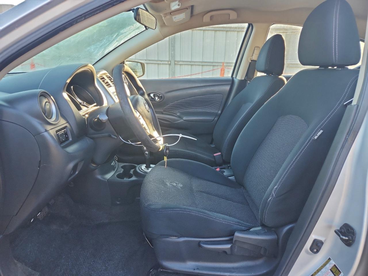2018 NISSAN VERSA S photo 7