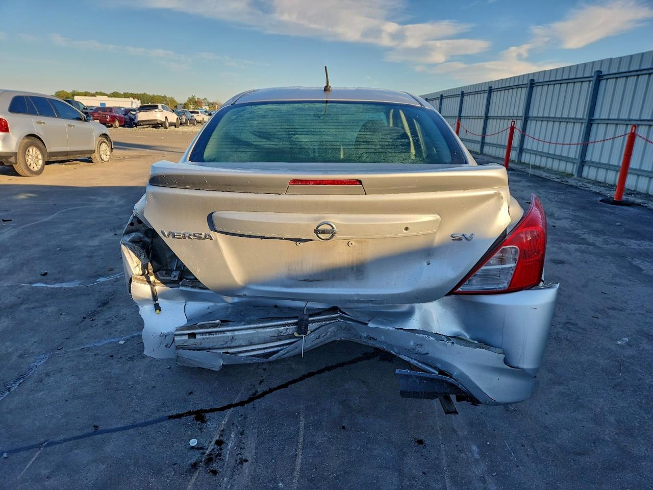 2018 NISSAN VERSA S photo 6