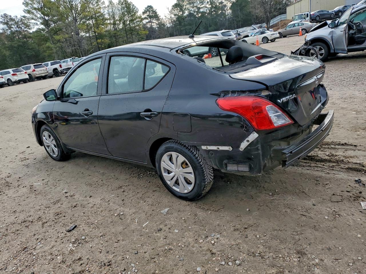 2018 NISSAN VERSA S photo 2
