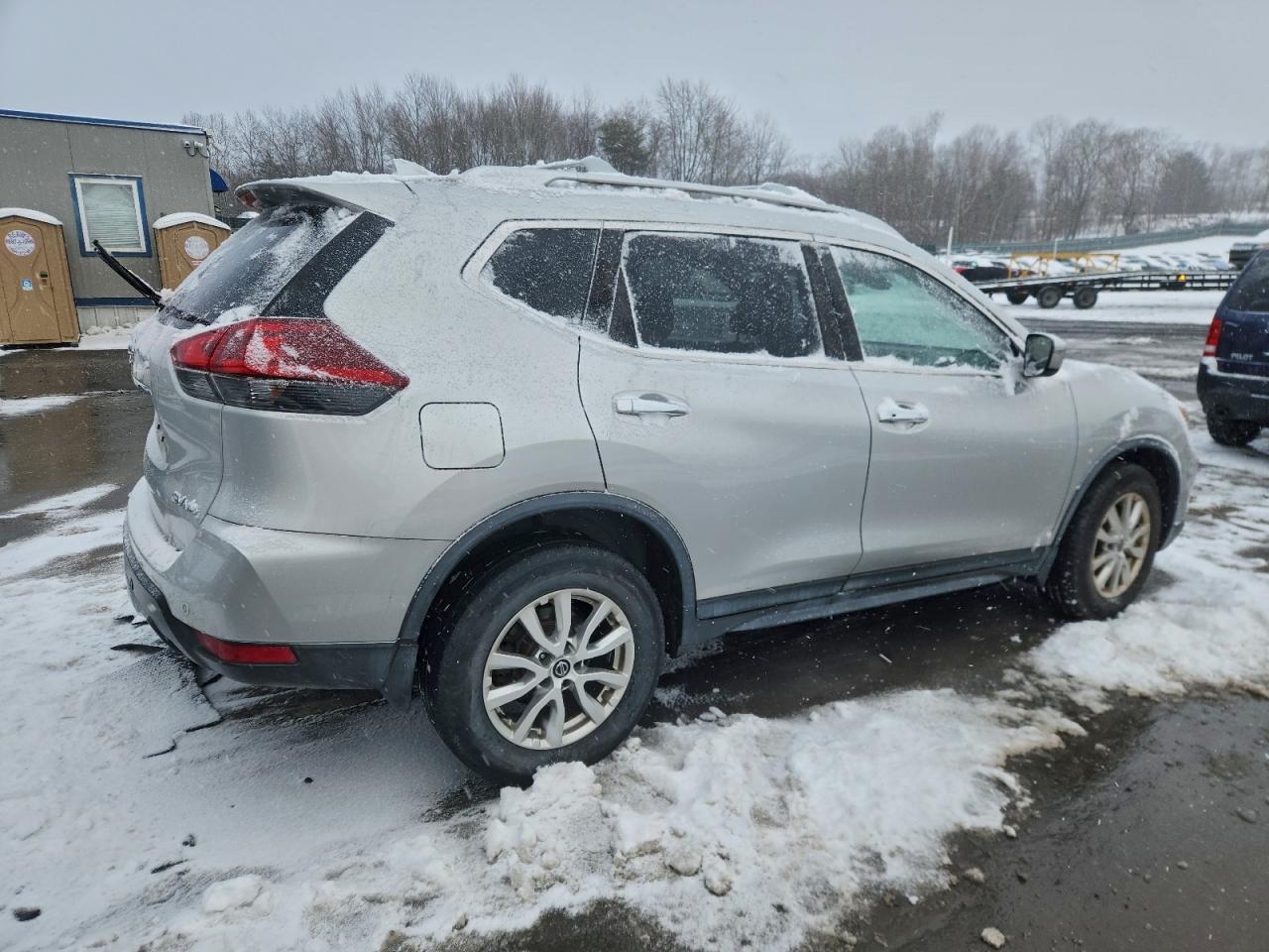 2020 NISSAN ROGUE S photo 3
