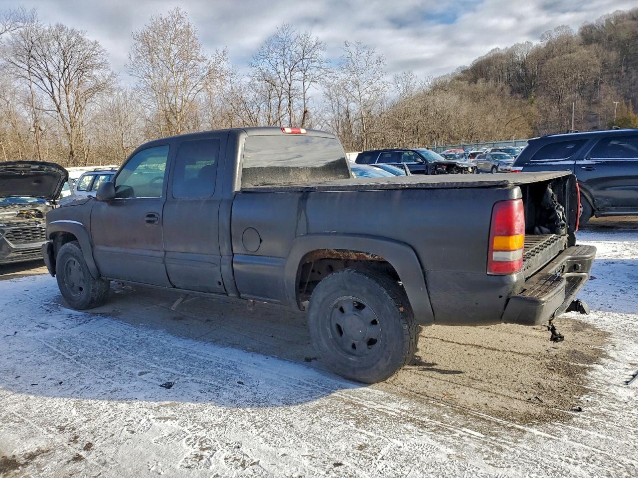 2003 GMC NEW SIERRA K1500 photo 2