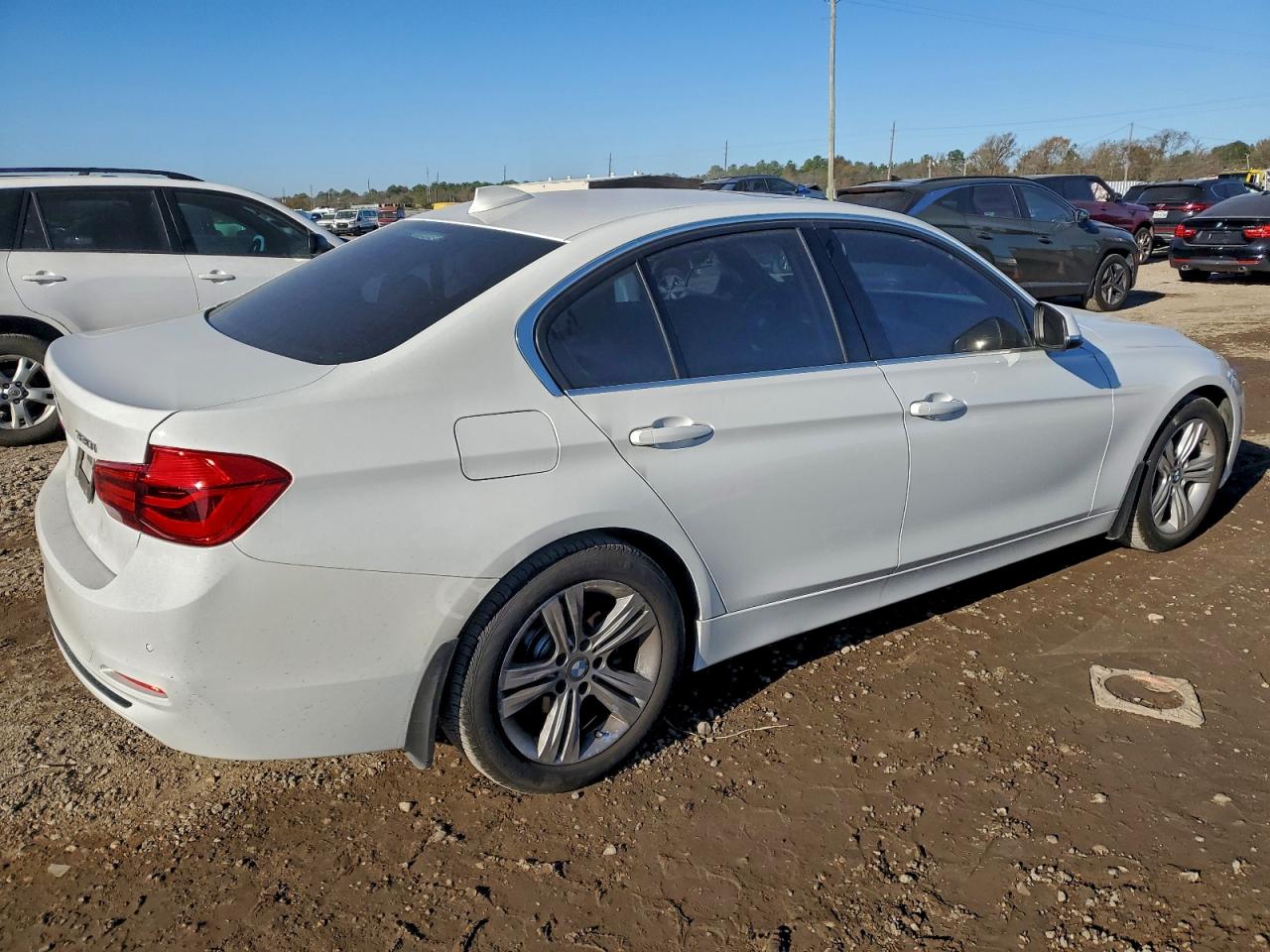 2017 BMW 330 I photo 3