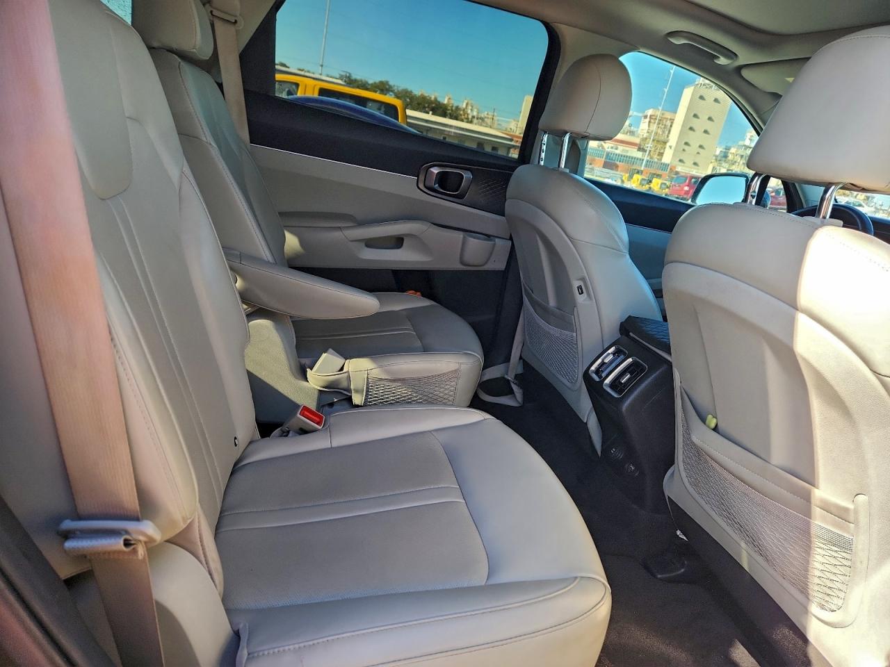 2022 KIA SORENTO EX photo 11