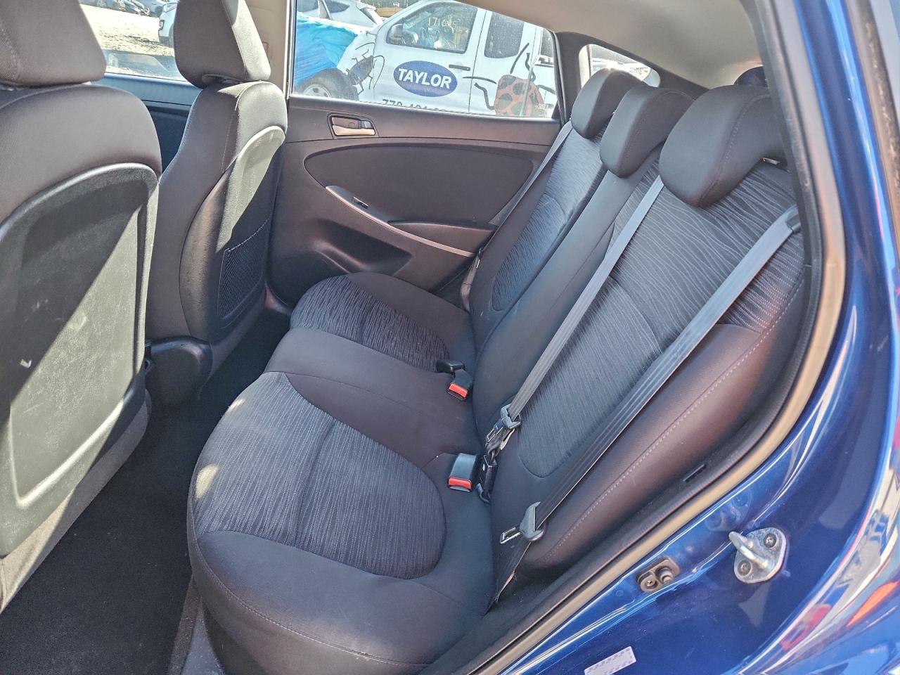 2016 HYUNDAI ACCENT SE photo 10