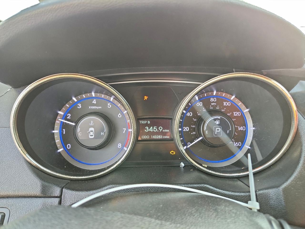 2011 HYUNDAI SONATA SE photo 9