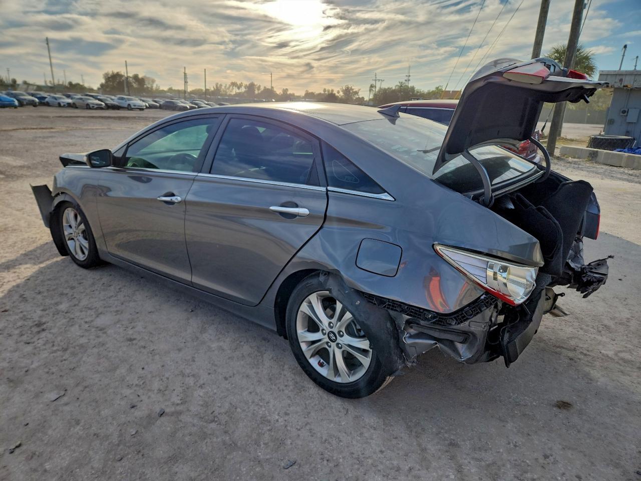 2011 HYUNDAI SONATA SE photo 2