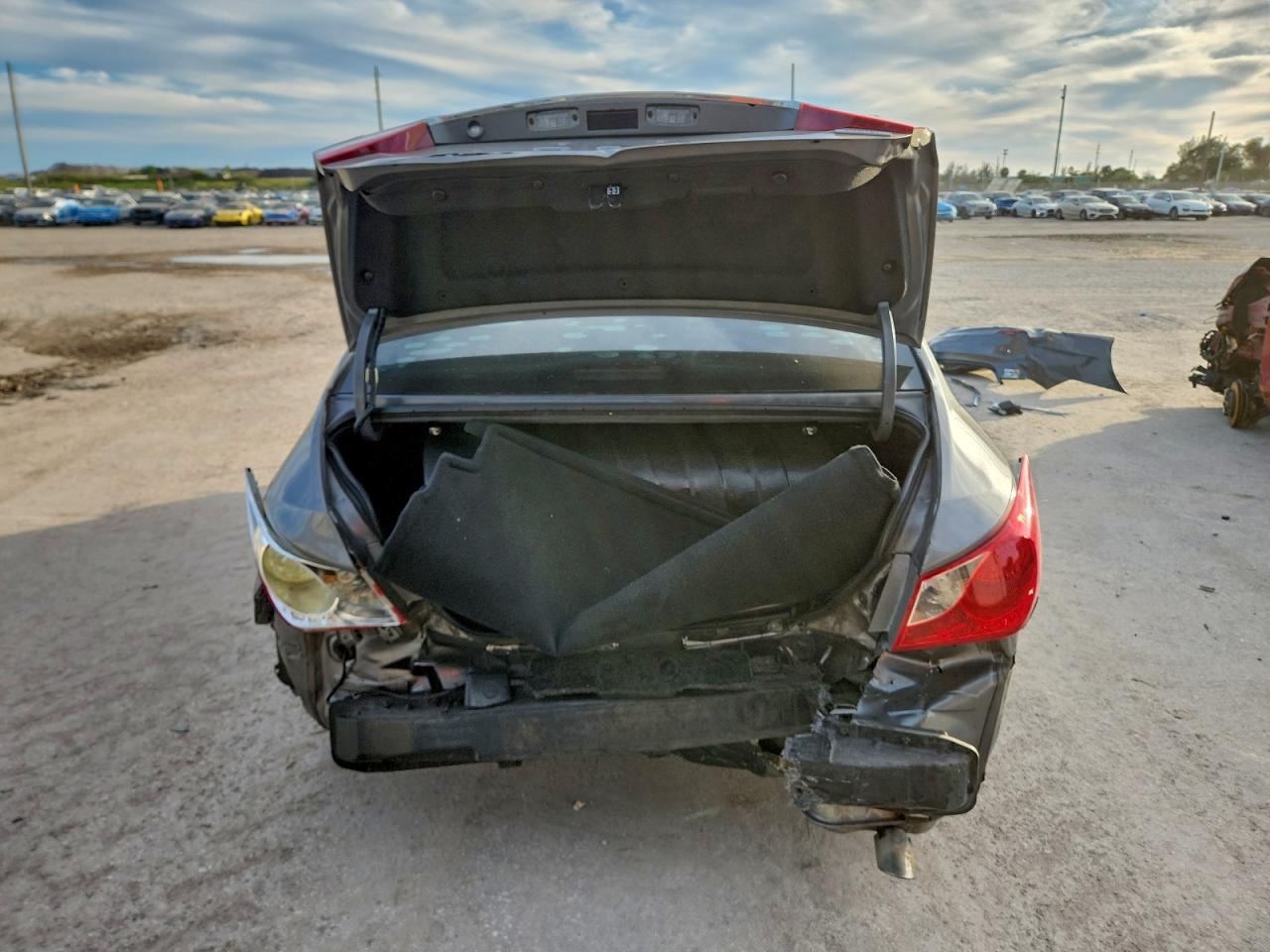 2011 HYUNDAI SONATA SE photo 6