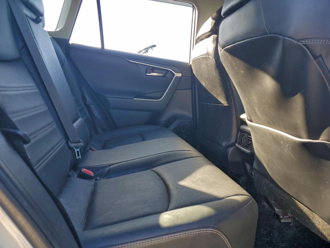 2019 TOYOTA RAV4 LIMITED photo 11