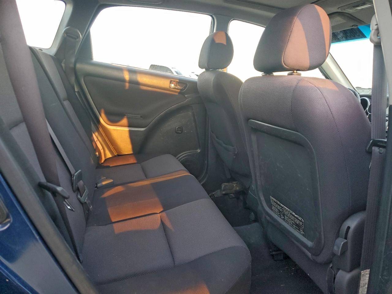 2004 TOYOTA COROLLA MATRIX XR photo 10
