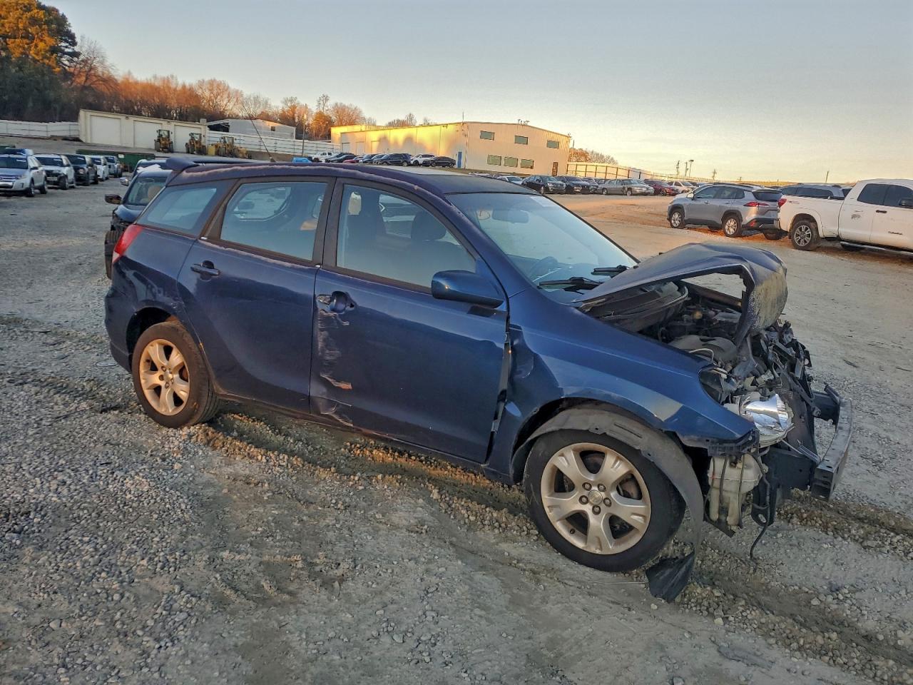 2004 TOYOTA COROLLA MATRIX XR photo 4