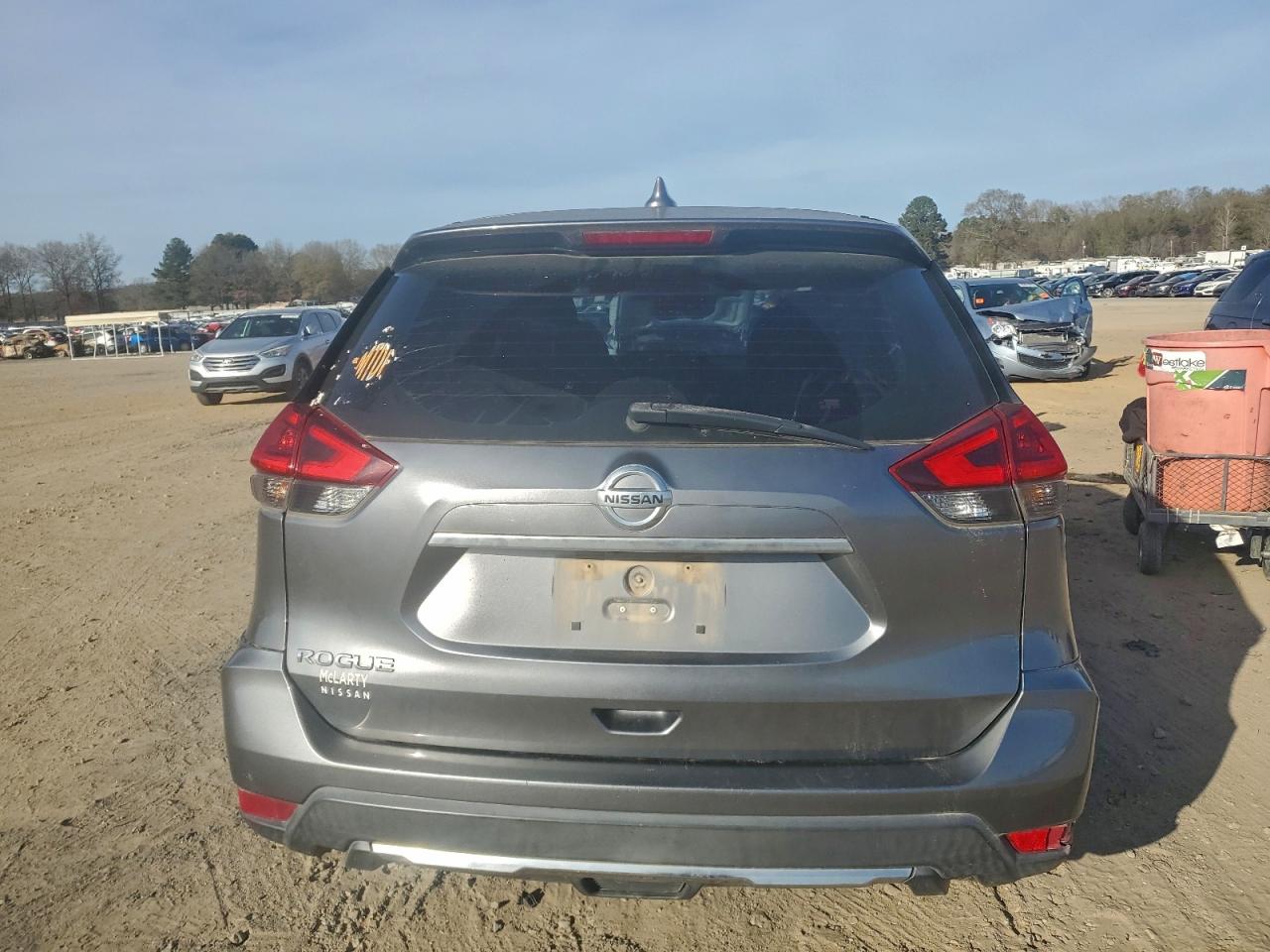 2018 NISSAN ROGUE S photo 6