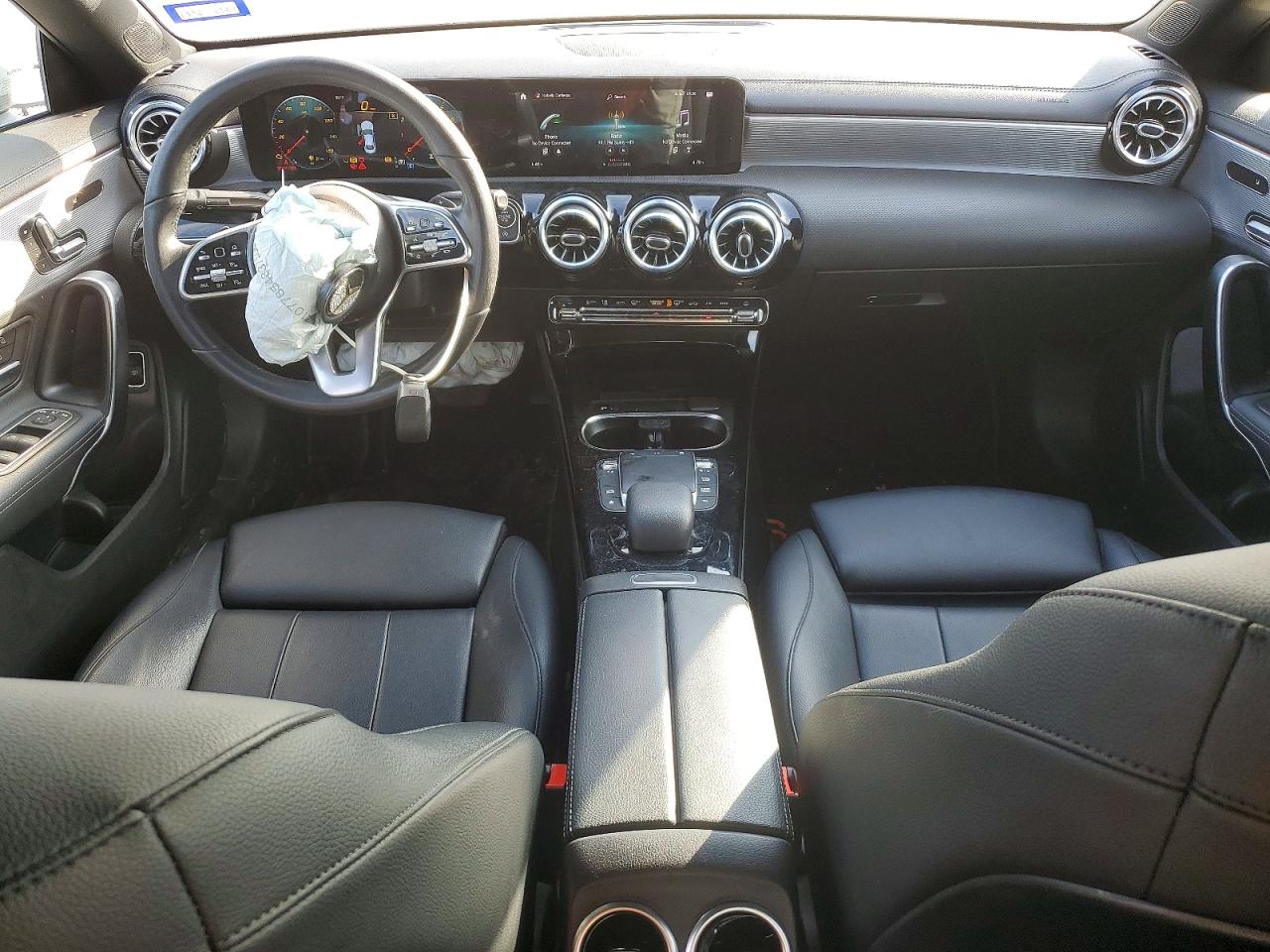 2021 MERCEDES-BENZ CLA 250 photo 8