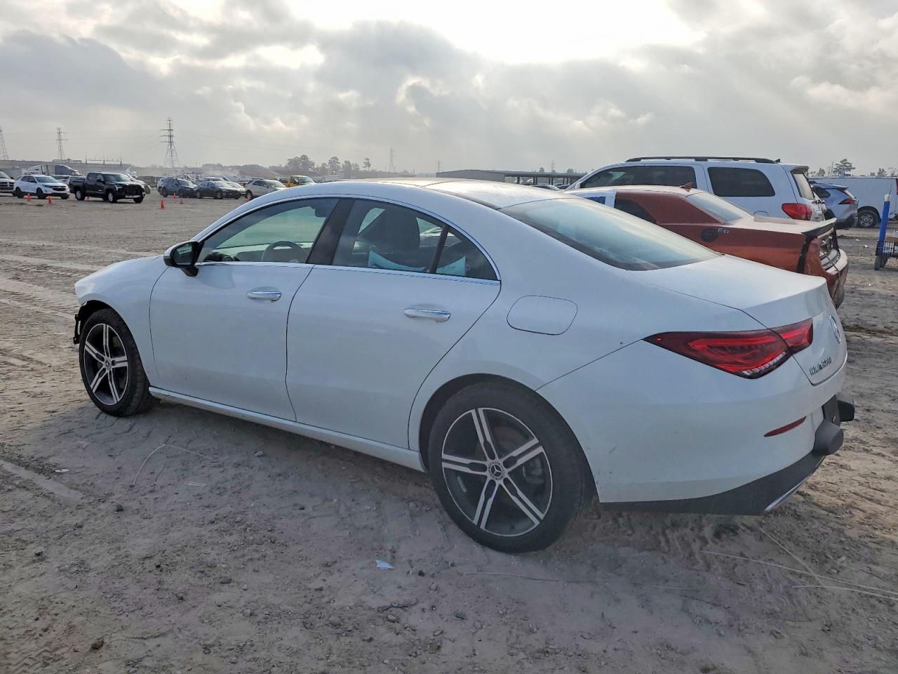 2021 MERCEDES-BENZ CLA 250 photo 2