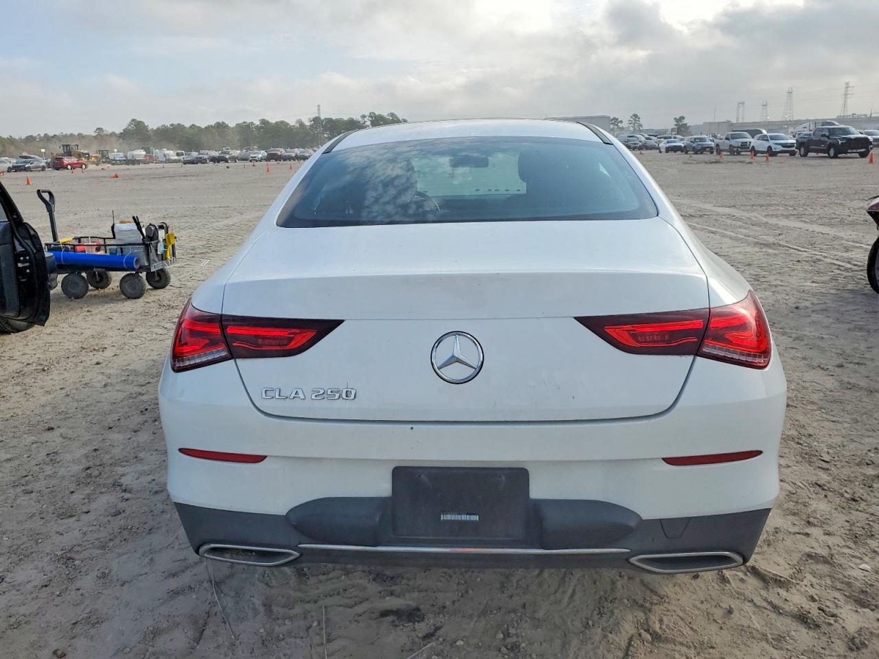 2021 MERCEDES-BENZ CLA 250 photo 6