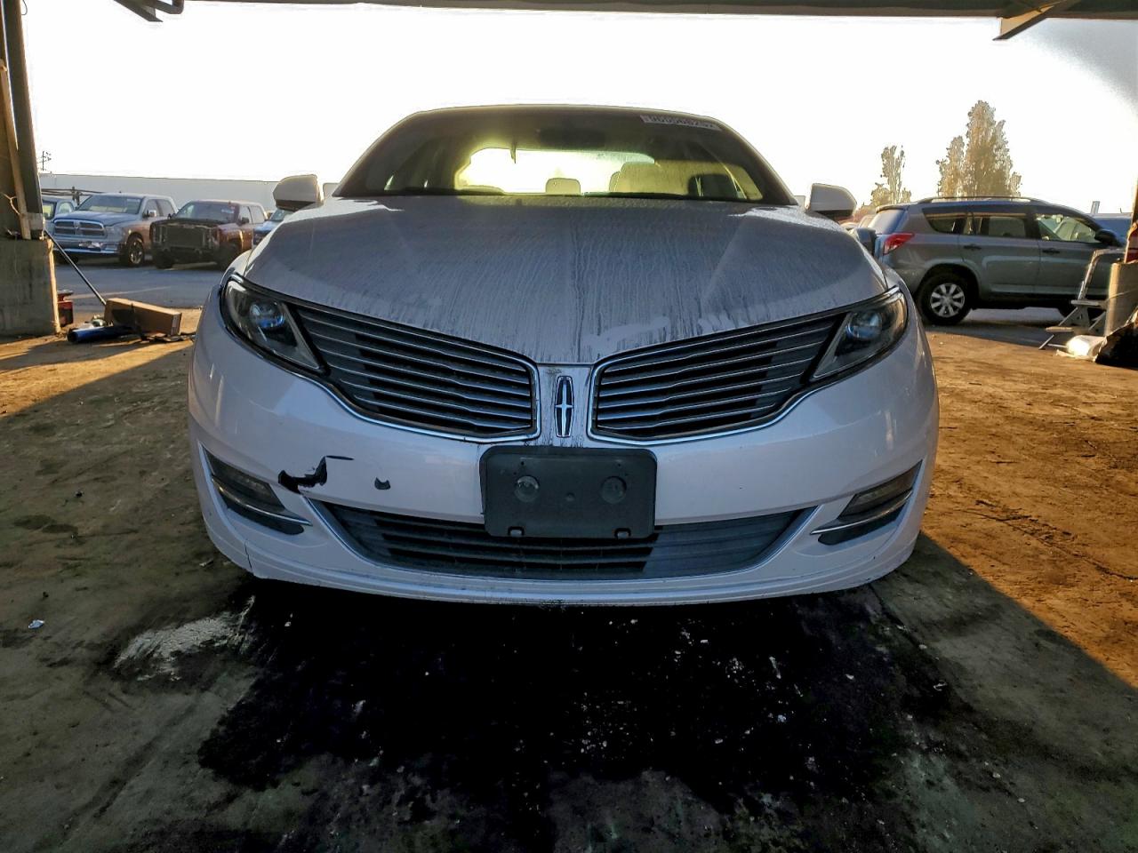 2016 LINCOLN MKZ HYBRID photo 5