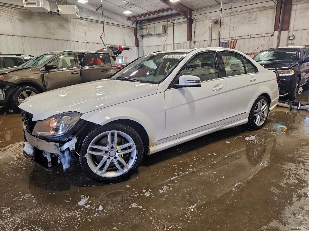 2014 MERCEDES-BENZ C