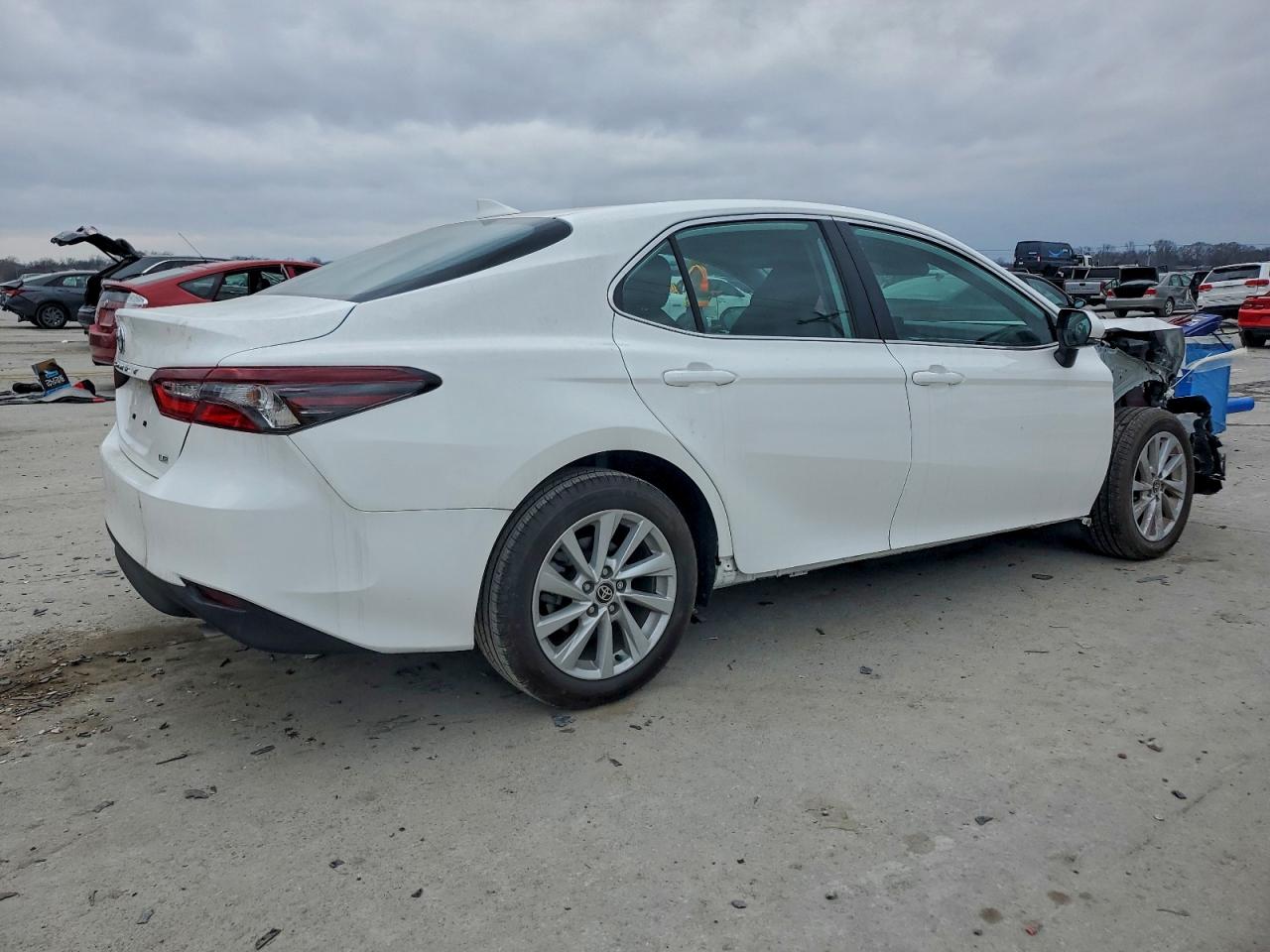 2024 TOYOTA CAMRY LE photo 3