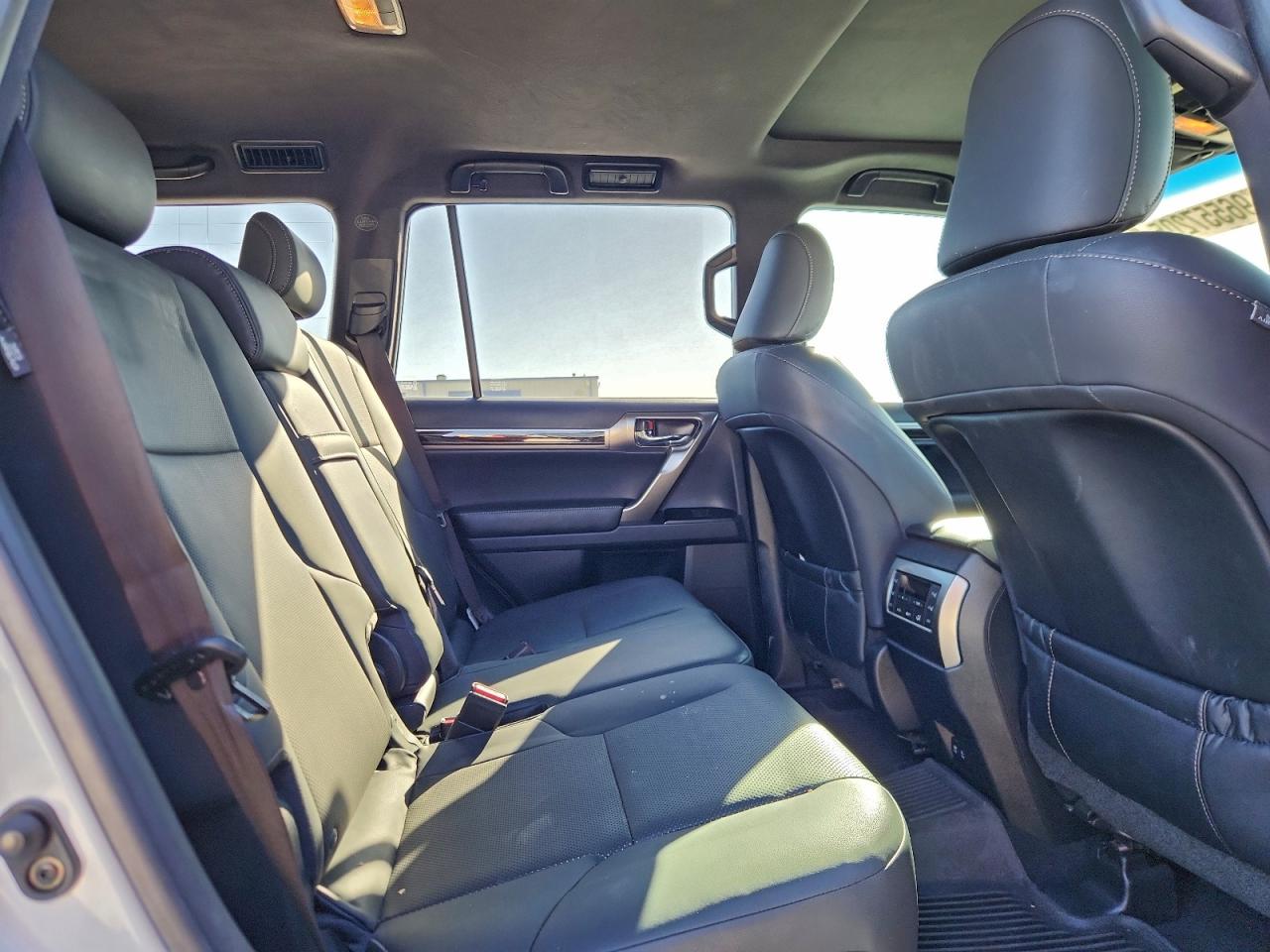 2022 LEXUS GX 460 photo 11