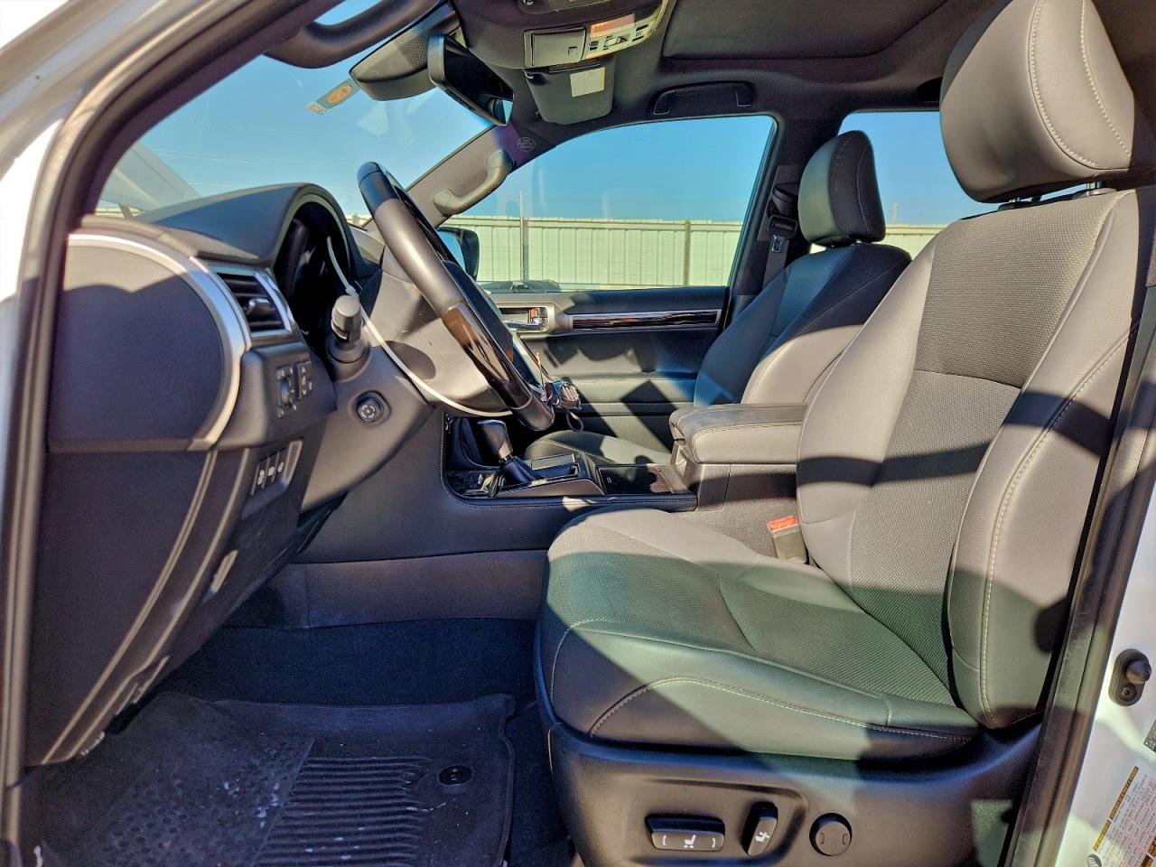 2022 LEXUS GX 460 photo 7