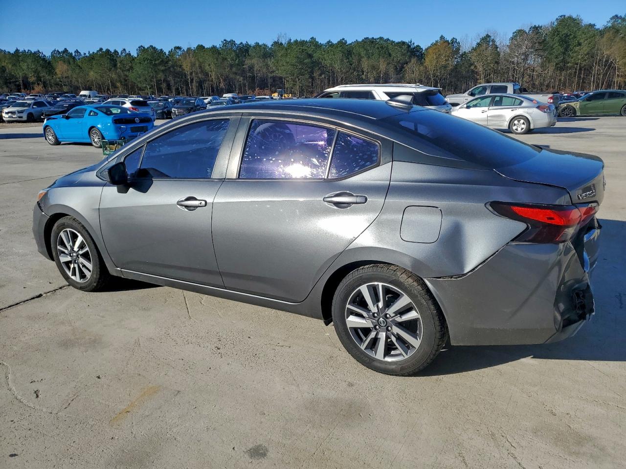 2020 NISSAN VERSA SV photo 2