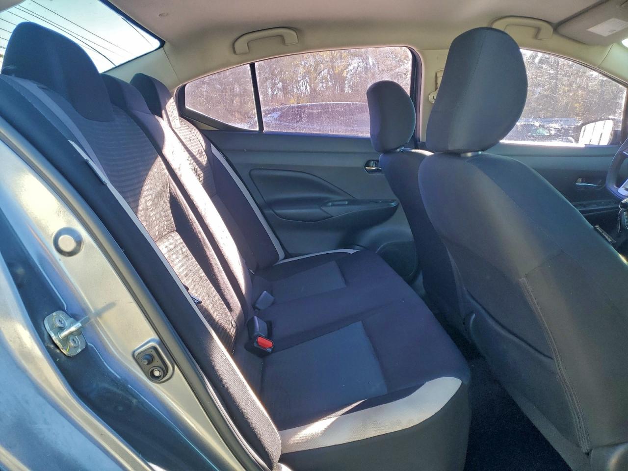 2020 NISSAN VERSA SV photo 10