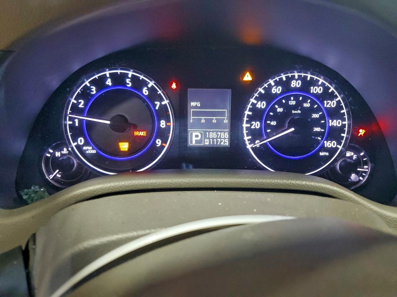2010 INFINITI G37 photo 9