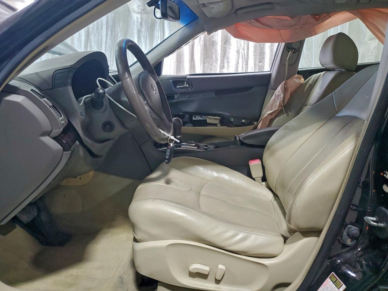 2010 INFINITI G37 photo 7