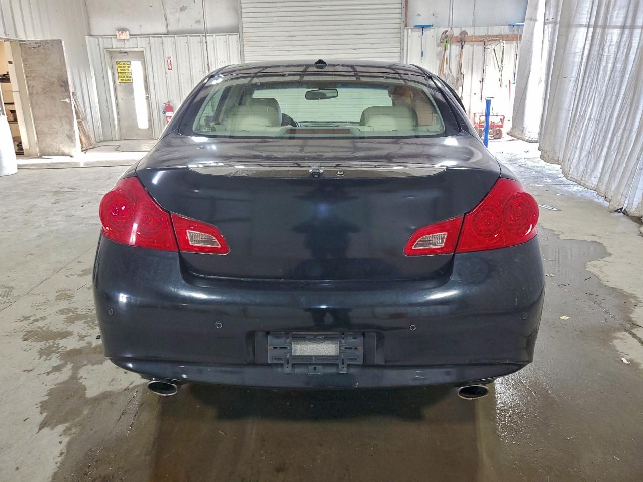 2010 INFINITI G37 photo 6